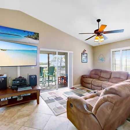 Bonita Bliss Beach House, 3 Bed 2 Bath, Sleeps 6